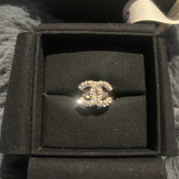 Chanel Beauty size 5 - Picture 2 of 3